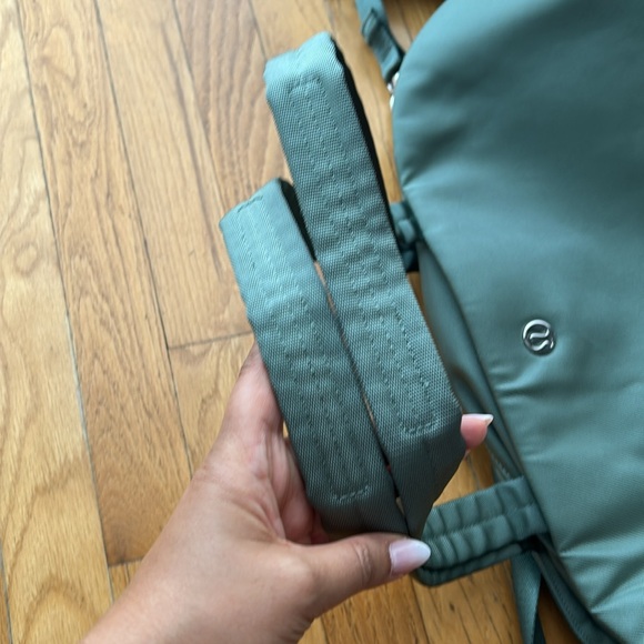 Lululemon City Essentials Bag 25L - Picture 13 of 14
